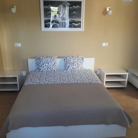 Appartement Garsoniera Mandrilor à Slănic Extérieur photo