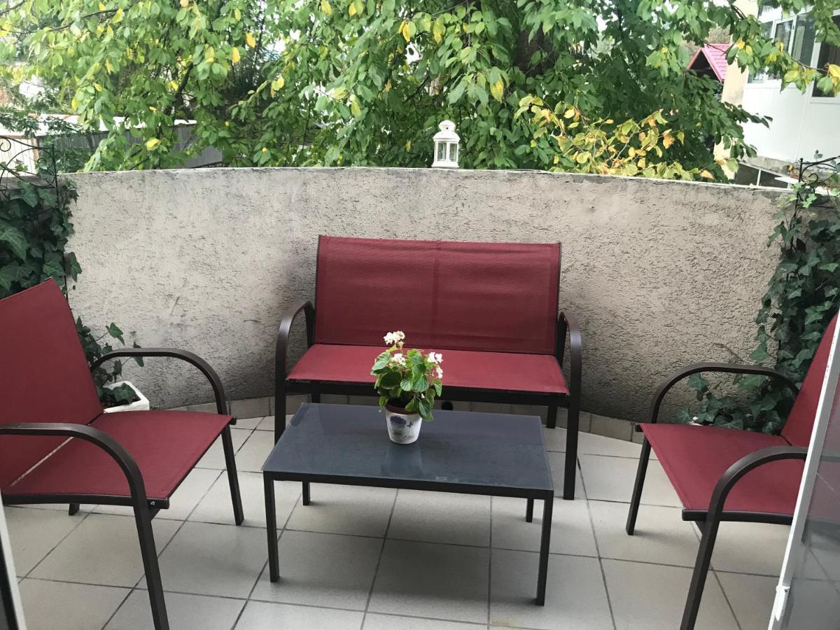 Appartement Garsoniera Mandrilor à Slănic Extérieur photo