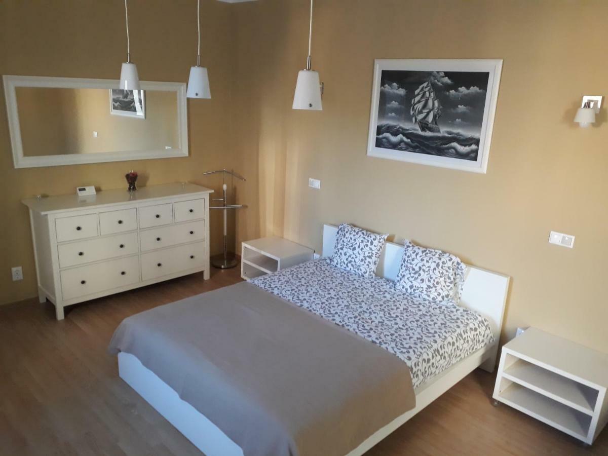 Appartement Garsoniera Mandrilor à Slănic Extérieur photo
